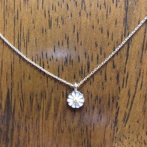 Short Gold Dainty Daisy Necklace / Choker